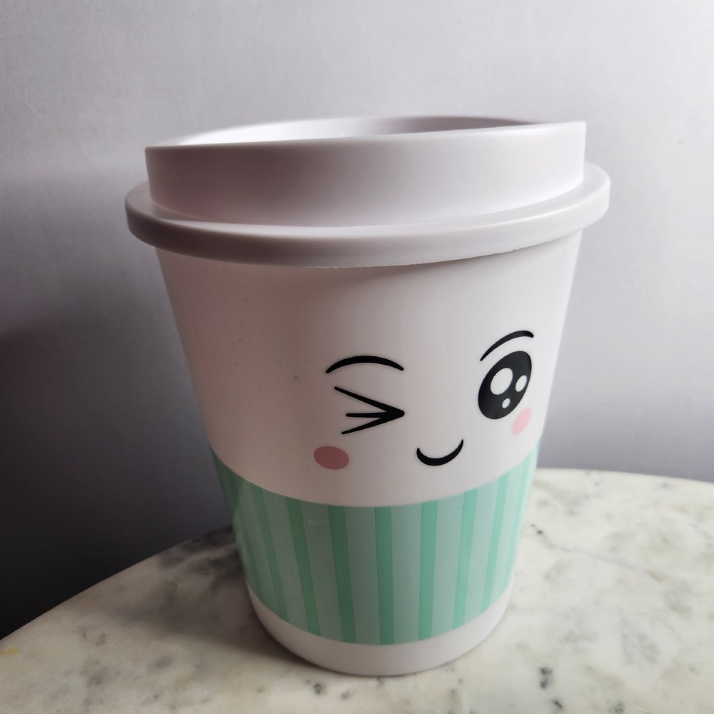 Kawaii Travel Mug Cute Face Coffee Cup Style Mini Trash Can Flip Lid White/Green